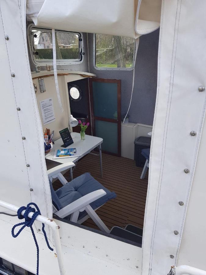 Boat Ella - Kamperen Op Het Water -Niet Om Mee Te Varen -Read Host Profile-Lees Hostprofiel Jutrijp Exteriér fotografie