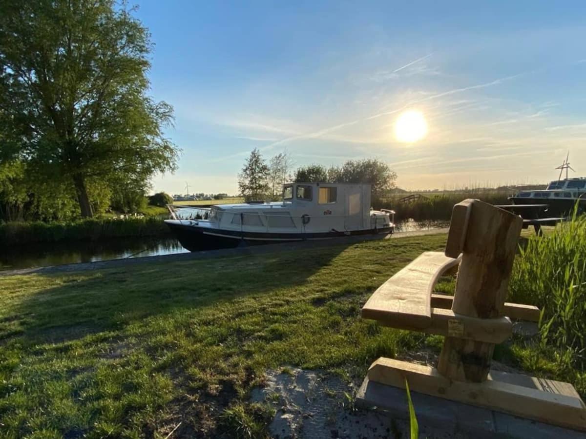 Boat Ella - Kamperen Op Het Water -Niet Om Mee Te Varen -Read Host Profile-Lees Hostprofiel Jutrijp Exteriér fotografie